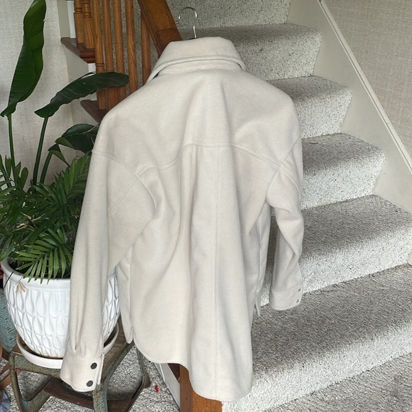 H&M Cream Lightweight Oversized Button Down Shacket - Picture 8 of 13